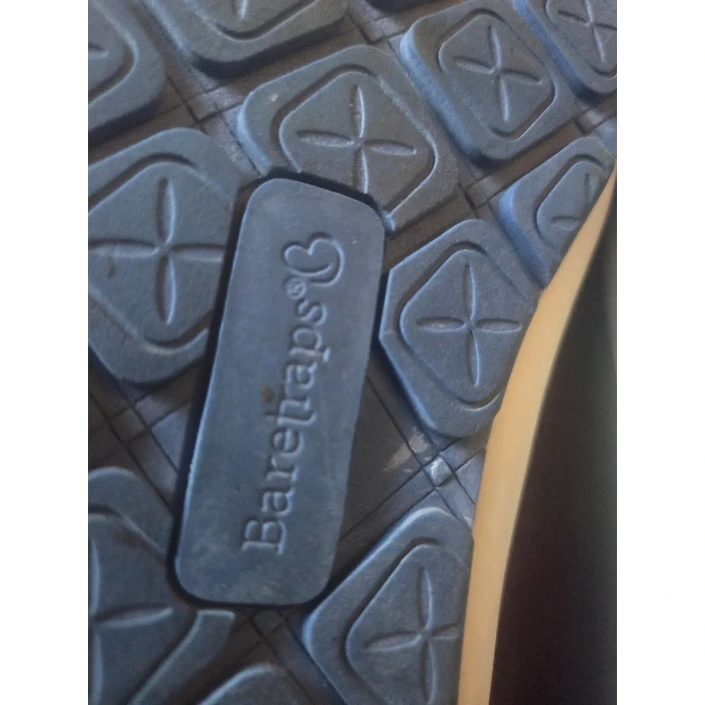 Baretraps‎ Vanassa Black Suede Slip-On Flats Women's Size 7.5M Comfort Cushioned